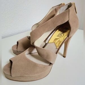 Michael Kors Nude Suede heels Size 7
